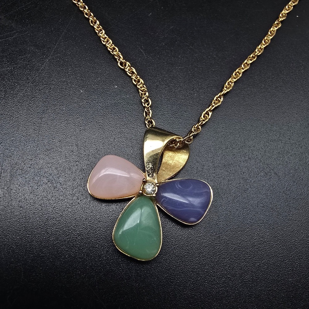 Avon 1982 Tourmaline Impressions Necklace Colorful Flower Faux Stones Vintage